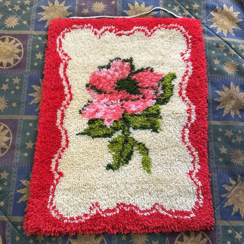 VTG 70’s Pink Rose Latch Hook Wall Hanging Floor Mat. Vogart Crafts. USA. Shag.